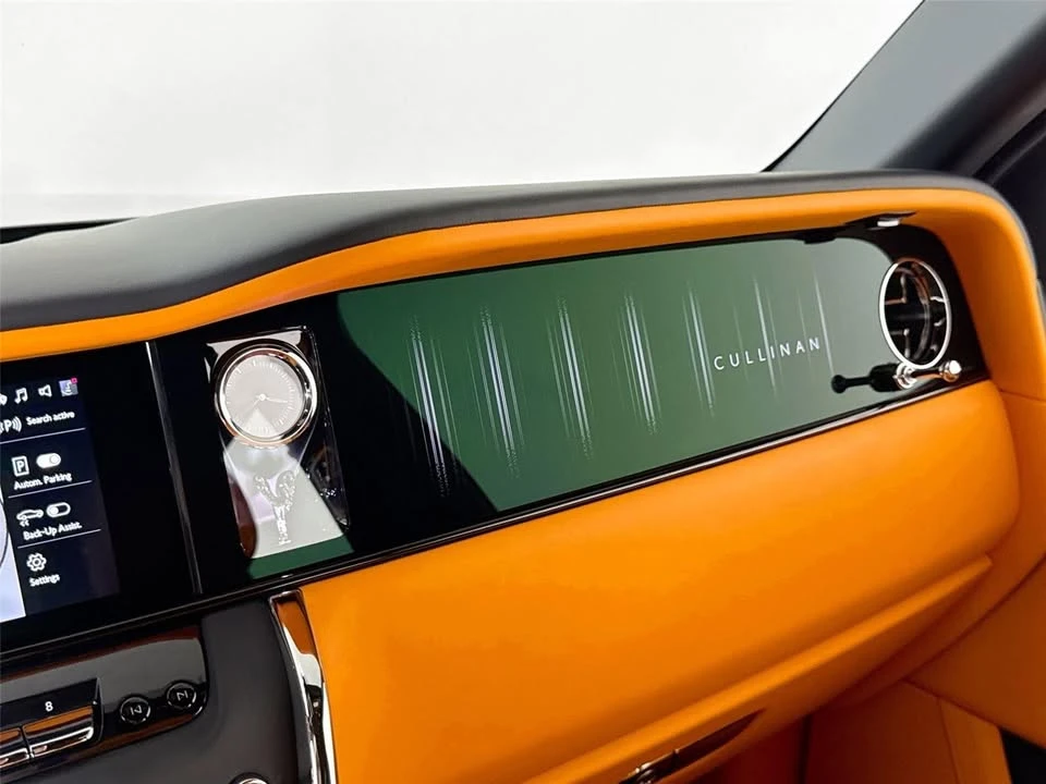 2025 Rolls-Royce Cullinan - Image 18 of 20