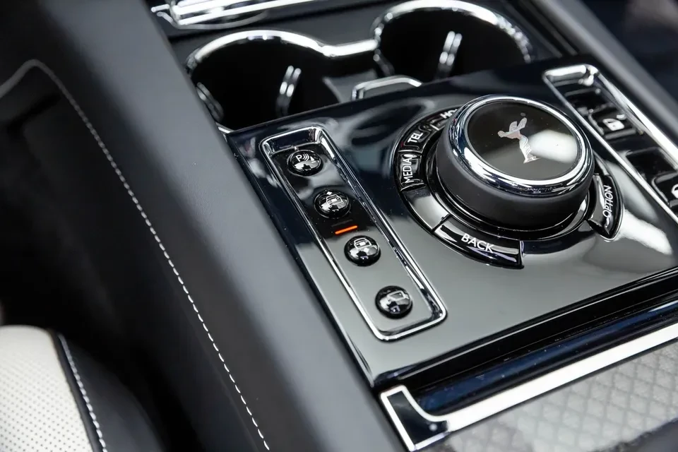 2025 Rolls-Royce Ghost 2nd Gen - Image 16 of 20