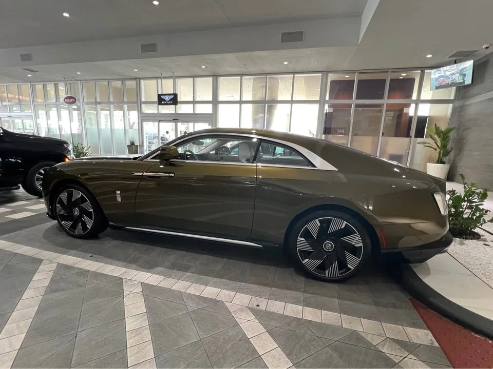 2025 Rolls-Royce Spectre - Image 4 of 8