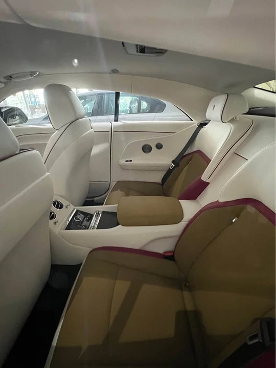 2025 Rolls-Royce Spectre - Image 7 of 7