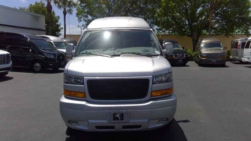 2025 GMC Savana - Image 2 of 4