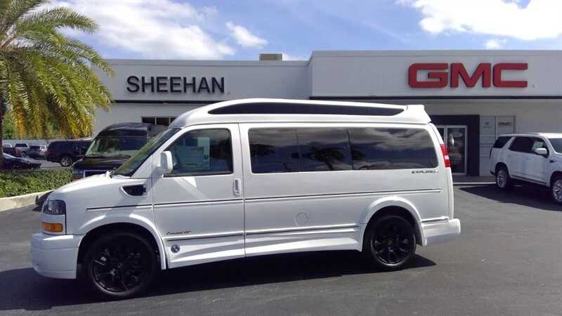 2025 GMC Savana - Image 2 of 4