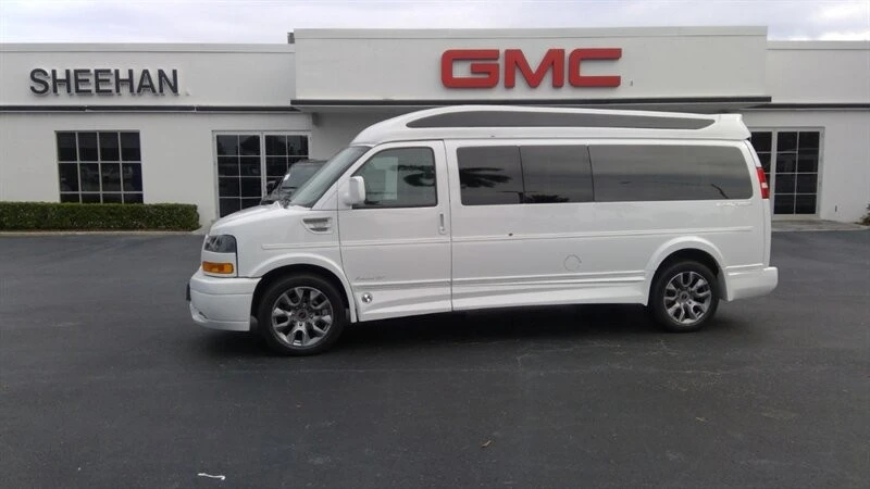 2025 GMC Savana - Image 2 of 4