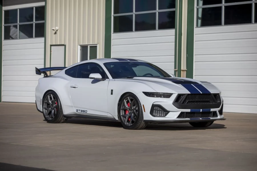 2025 Shelby GT350 - Image 6 of 31