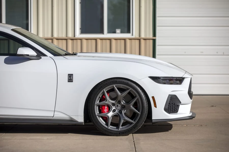 2025 Shelby GT350 - Image 27 of 31