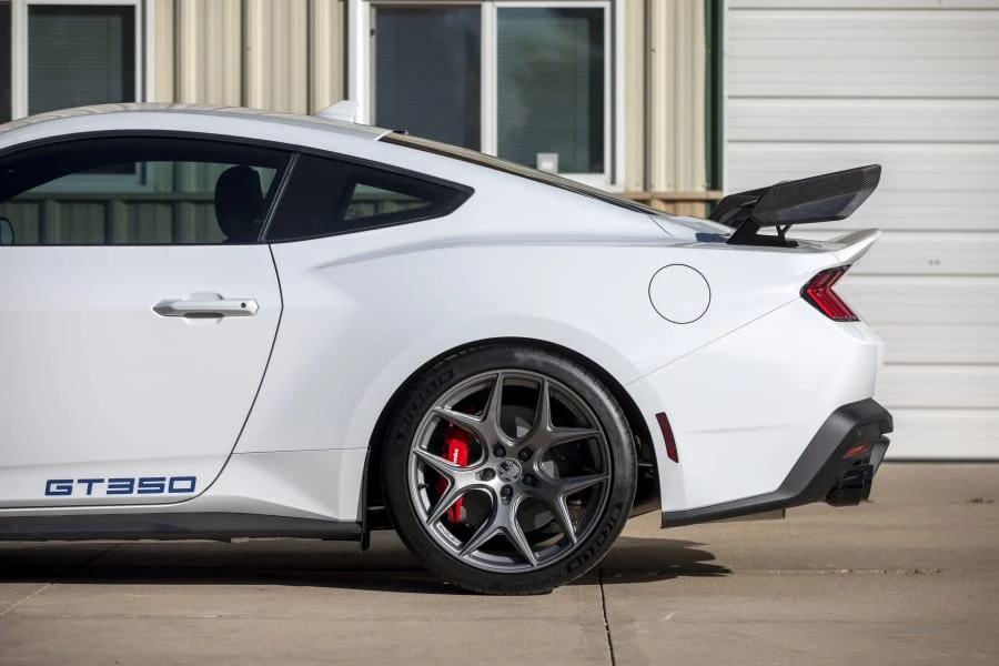 2025 Shelby GT350 - Image 24 of 31