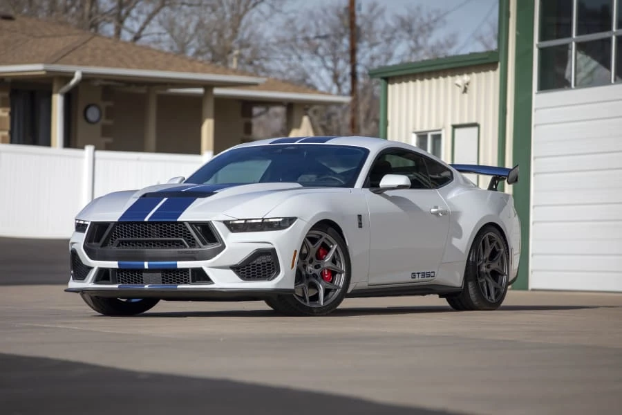 2025 Shelby GT350 - Image 11 of 31