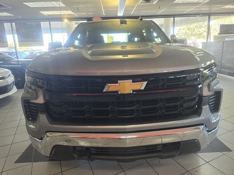 2025 Chevrolet Silverado 4th Gen - Image 2 of 4
