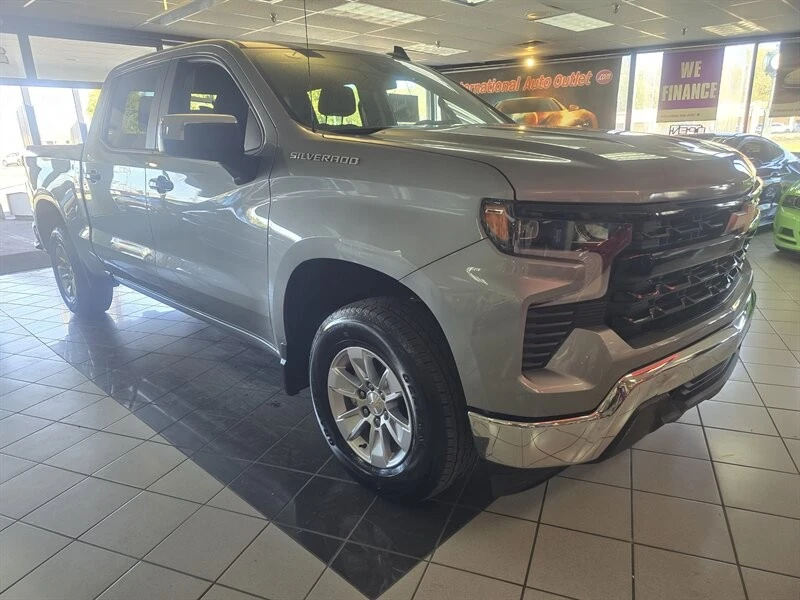 2025 Chevrolet Silverado 4th Gen - Image 3 of 4