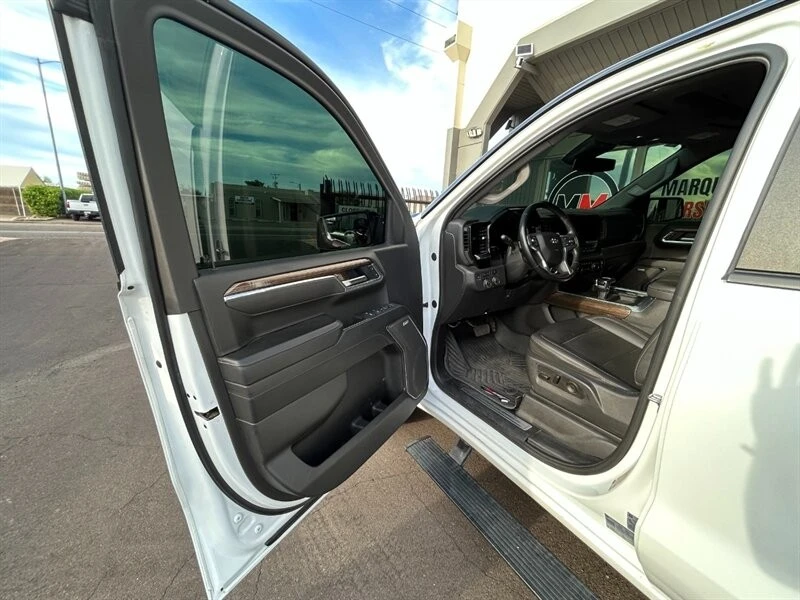 2025 Chevrolet Silverado 4th Gen - Image 12 of 16