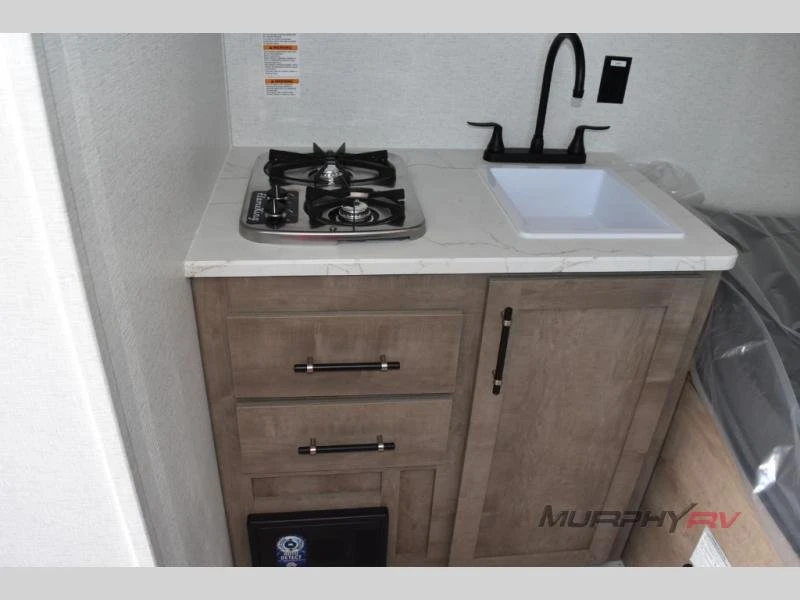 2025 Airstream - Image 14 of 20
