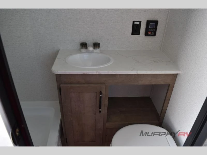 2025 Airstream - Image 18 of 20