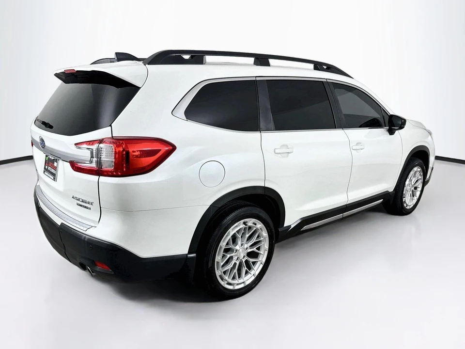 2025 Subaru - Image 5 of 31