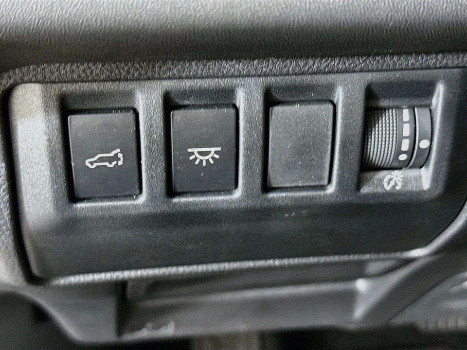 2025 Subaru - Image 14 of 31
