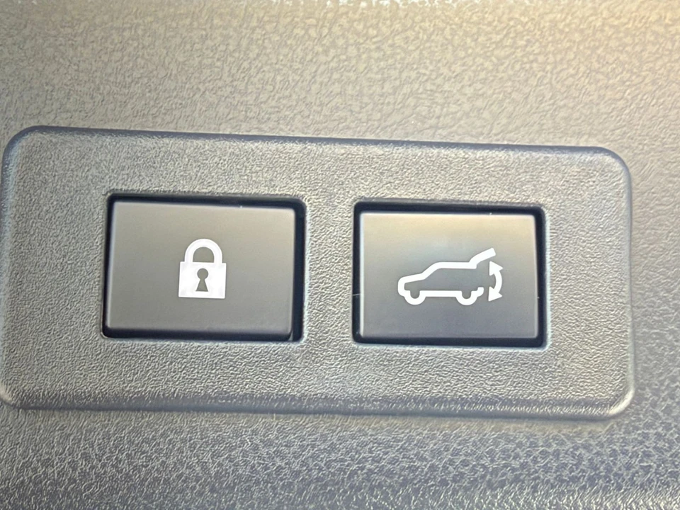 2025 Subaru - Image 24 of 31