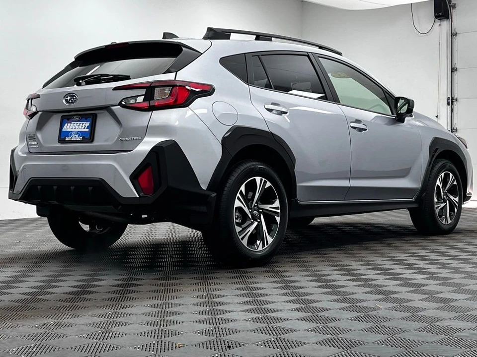 2025 Subaru Crosstrek 3rd Gen - Image 8 of 12