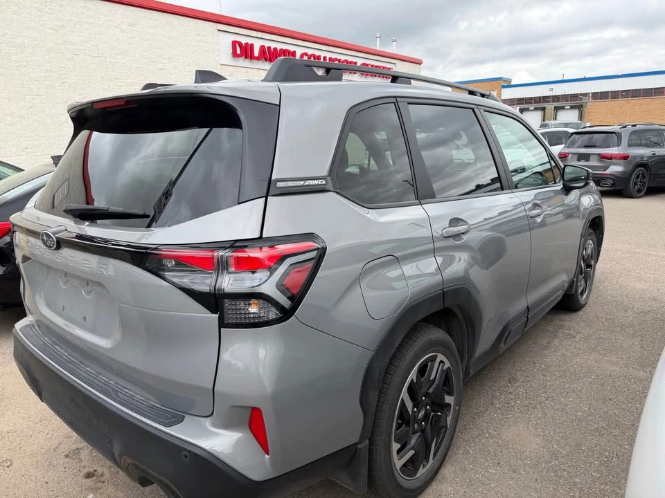 2025 Subaru Forester - Image 4 of 10