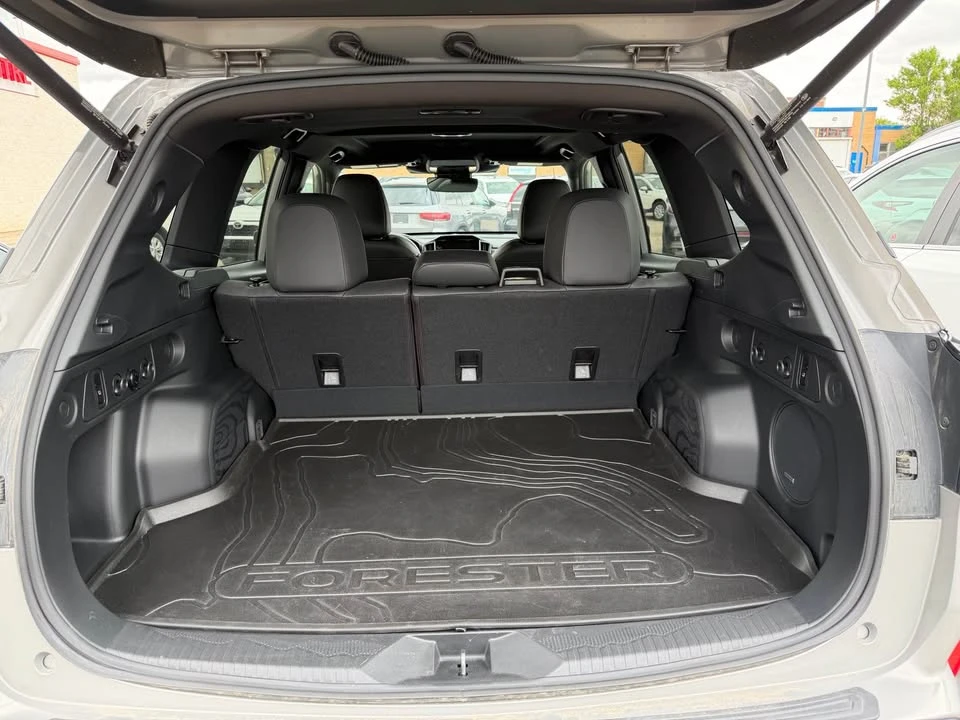 2025 Subaru Forester - Image 8 of 10
