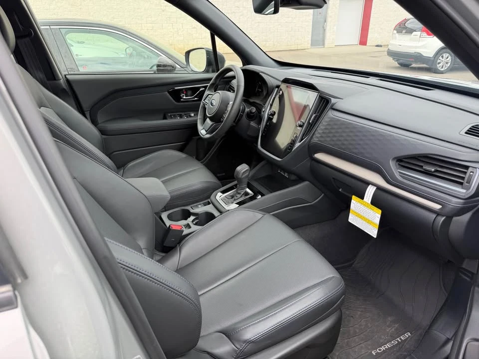 2025 Subaru Forester - Image 6 of 10