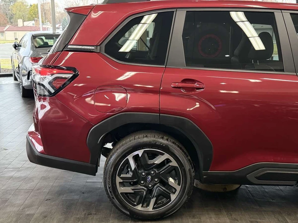 2025 Subaru Forester 6th Gen - Image 15 of 21