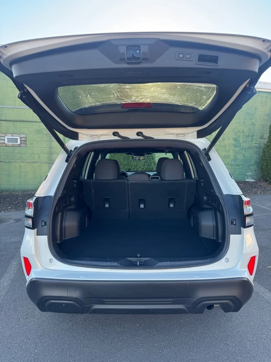 2025 Subaru Forester 6th Gen - Image 16 of 20