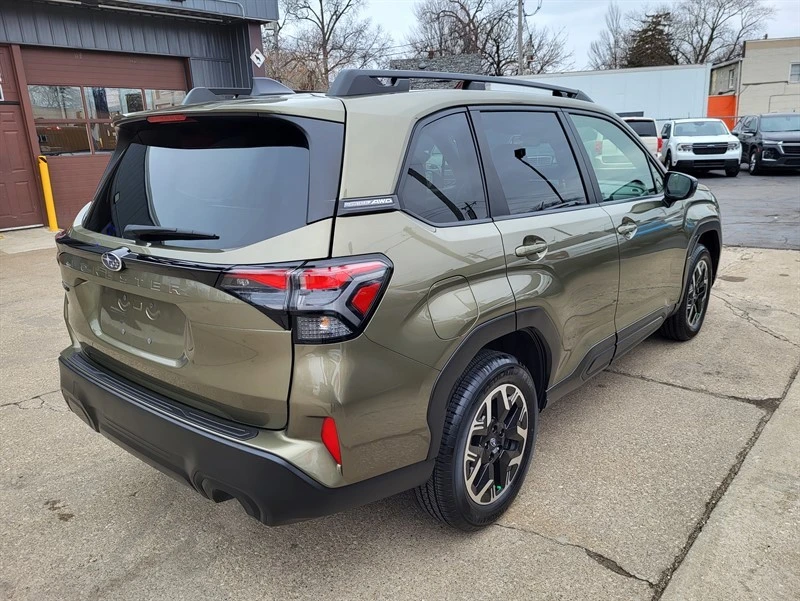 2025 Subaru Forester 5th Gen - Image 4 of 17