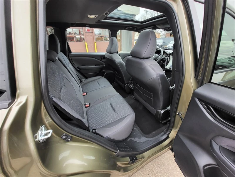 2025 Subaru Forester 5th Gen - Image 14 of 17