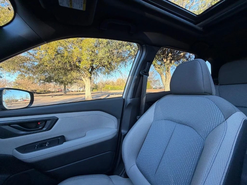 2025 Subaru Forester 6th Gen - Image 19 of 21