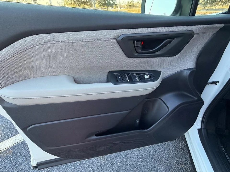 2025 Subaru Forester 6th Gen - Image 6 of 21
