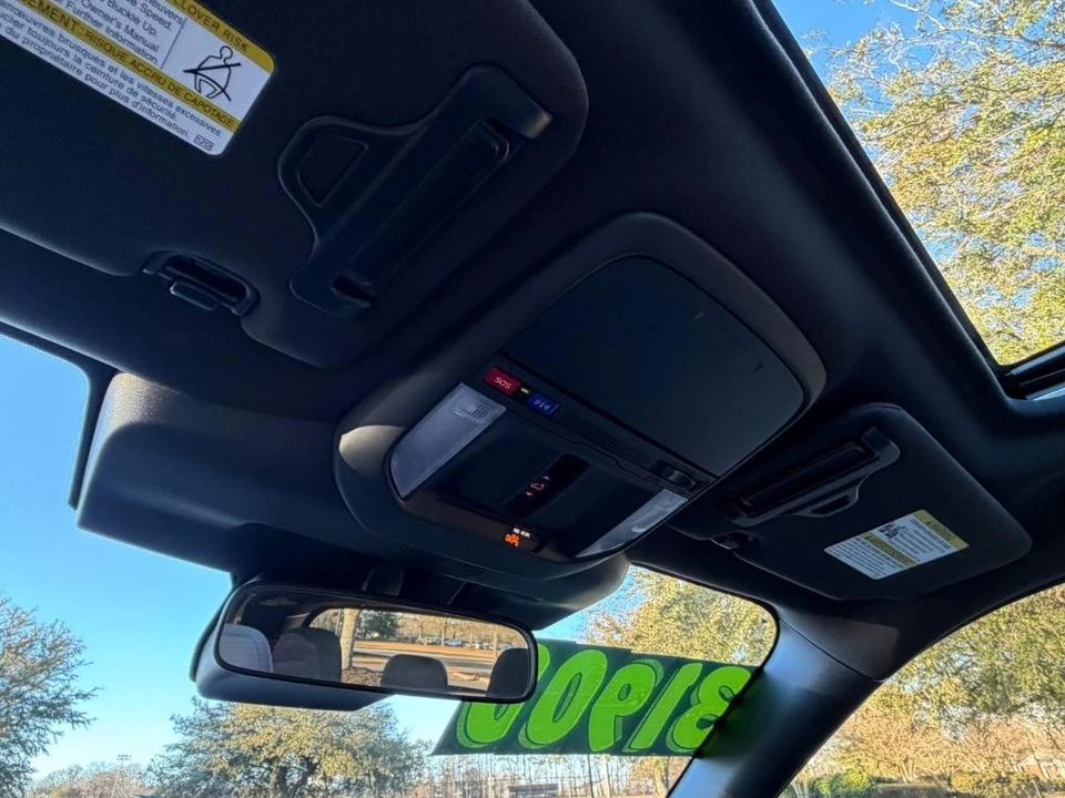 2025 Subaru Forester 6th Gen - Image 17 of 21