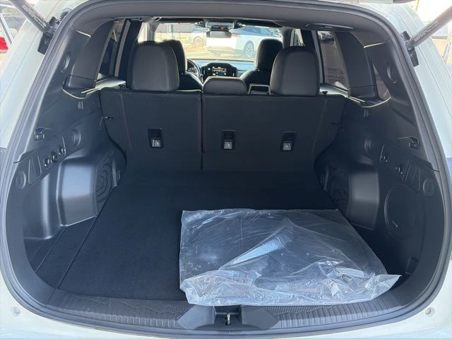 2025 Subaru Forester 6th Gen - Image 17 of 21