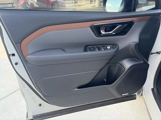 2025 Subaru Forester 6th Gen - Image 11 of 21