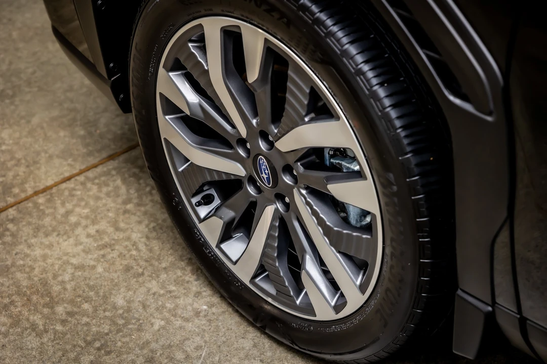 2025 Subaru Forester 6th Gen - Image 17 of 21