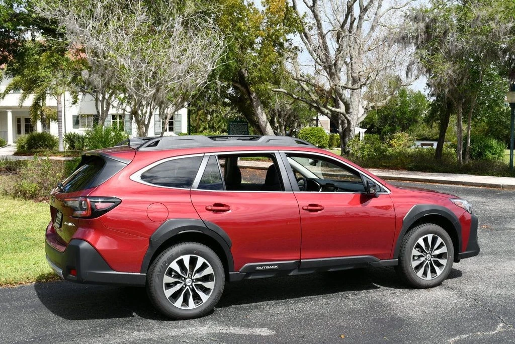 2025 Subaru Outback 6th Gen - Image 6 of 21