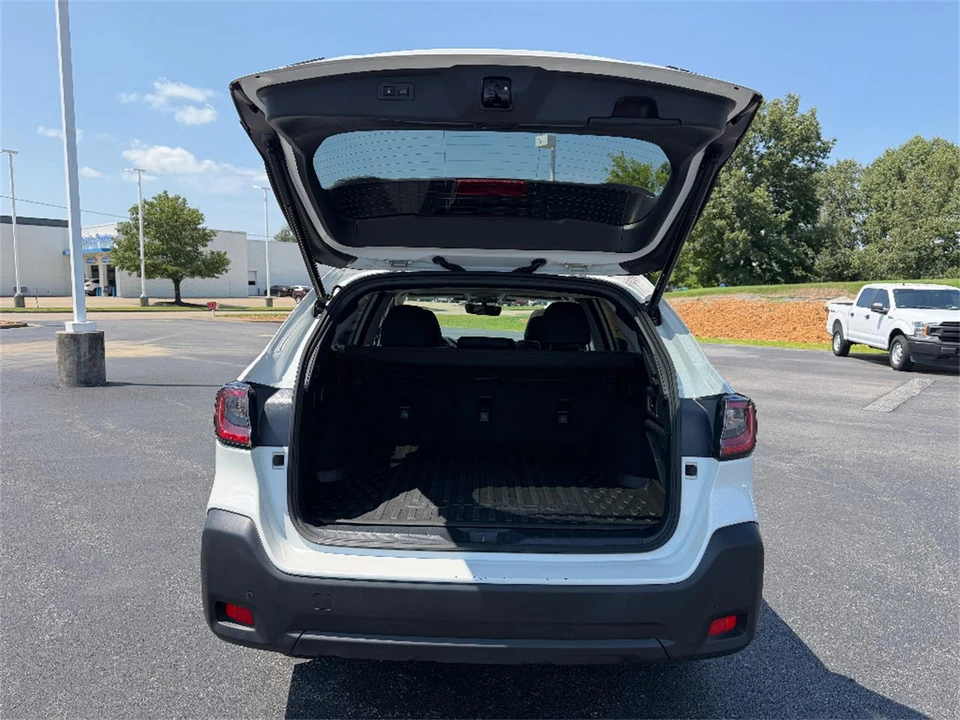 2025 Subaru Outback 6th Gen - Image 11 of 31