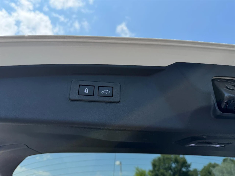 2025 Subaru Outback 6th Gen - Image 12 of 31