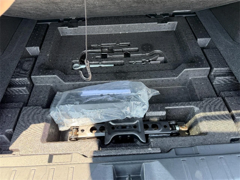 2025 Subaru Outback 6th Gen - Image 14 of 31