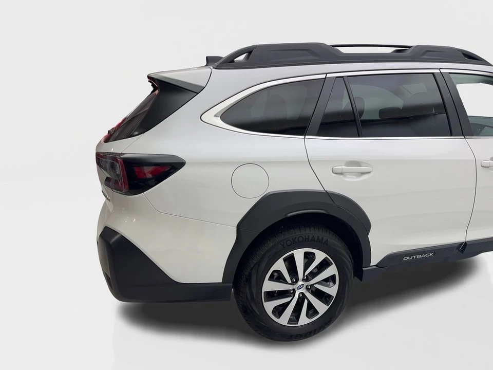 2025 Subaru Outback 6th Gen - Image 16 of 21