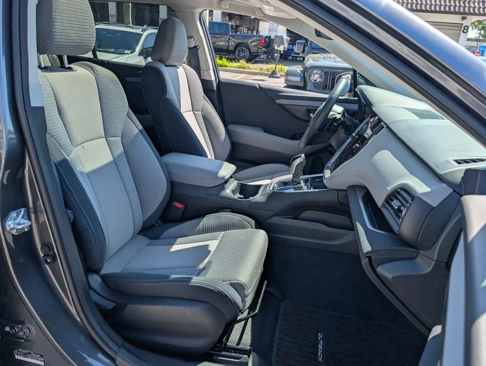 2025 Subaru Outback 6th Gen - Image 18 of 21