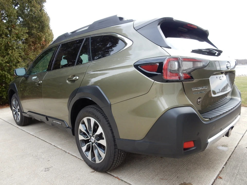 2025 Subaru Outback 6th Gen - Image 9 of 21