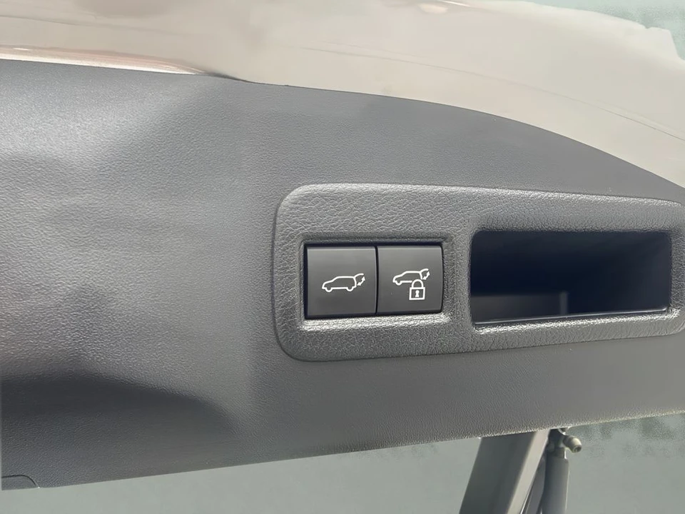 2025 Subaru - Image 28 of 31