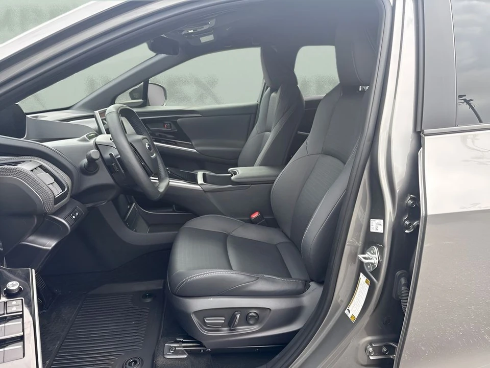 2025 Subaru - Image 9 of 31