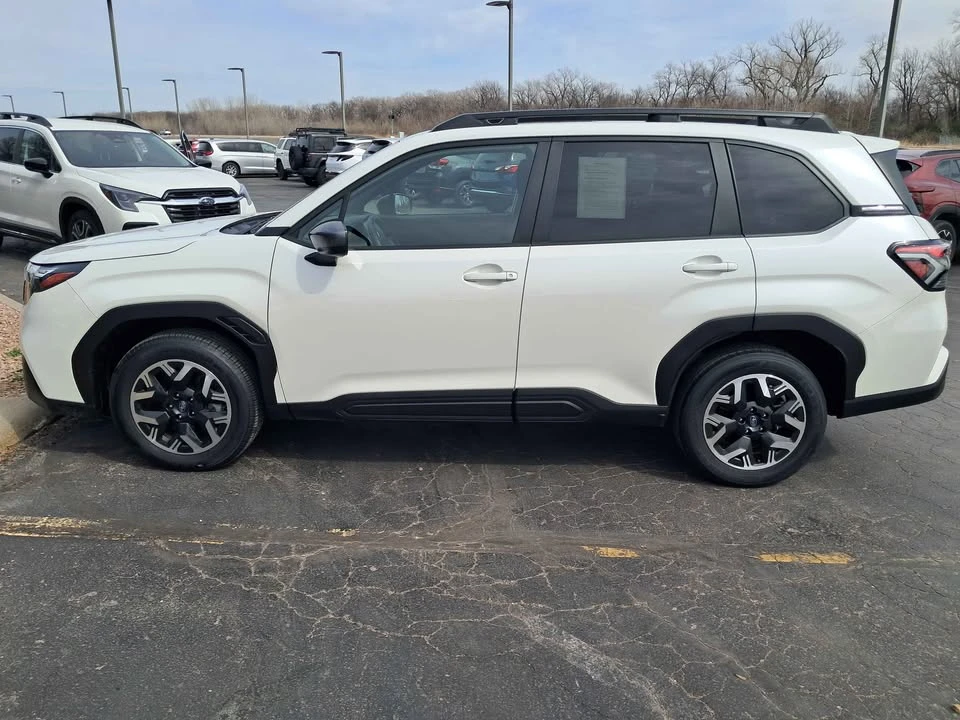 2025 Subaru Forester 6th Gen - Image 2 of 10