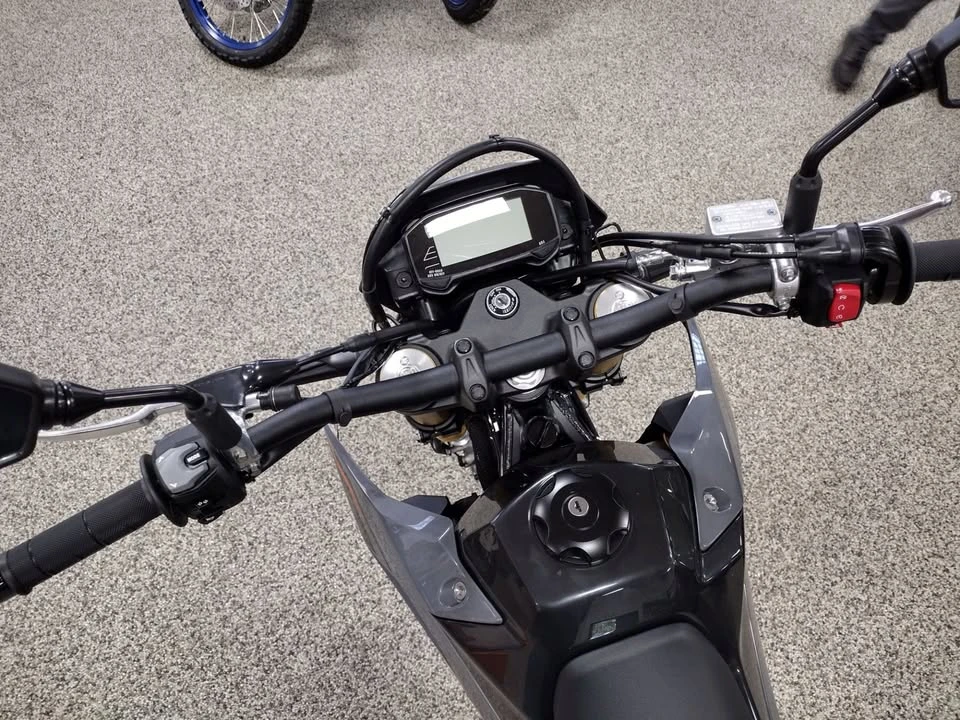 2025 Suzuki - Image 6 of 6