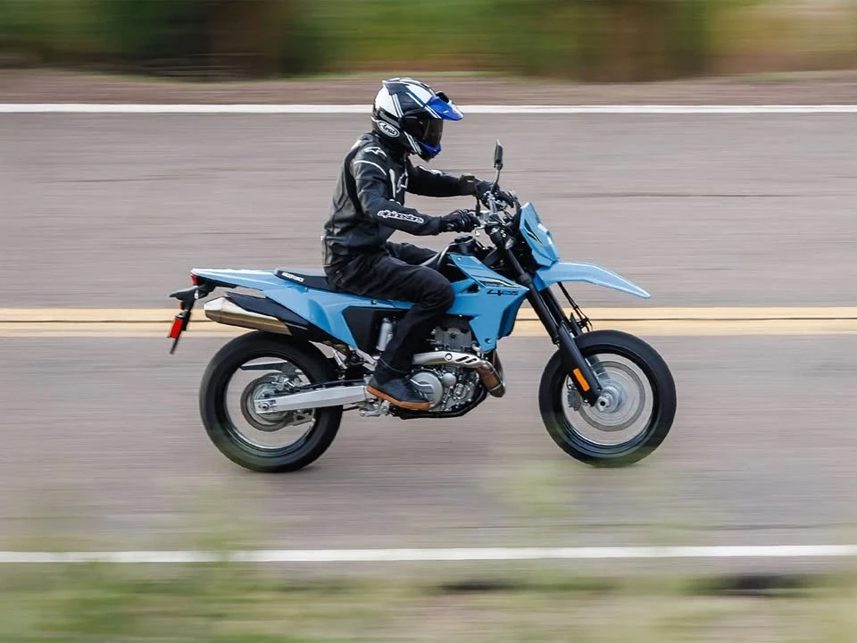 2025 Suzuki Motorcycles - Image 13 of 20
