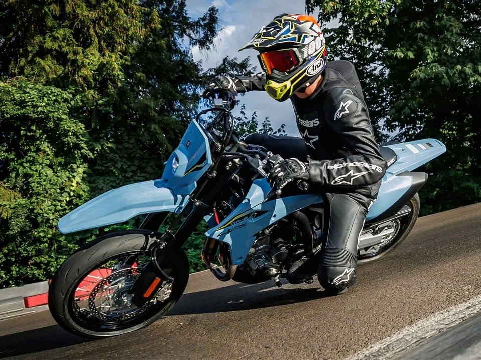 2025 Suzuki Motorcycles - Image 17 of 20