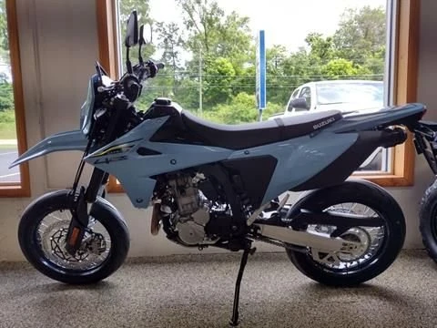 2025 Suzuki Motorcycles - Image 4 of 6