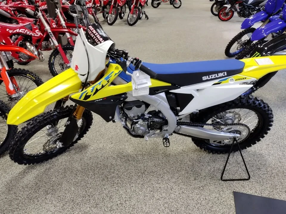 2025 Suzuki Motorcycles - Image 7 of 9