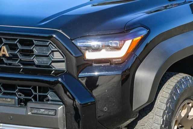 2025 Toyota 4Runner 6th Gen - Image 8 of 21