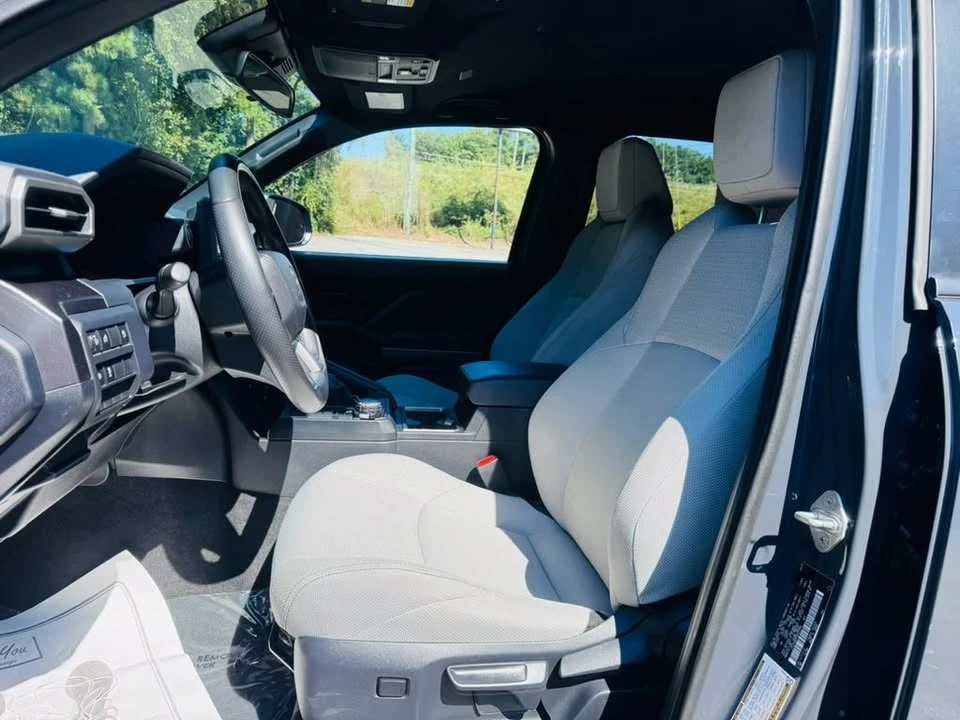 2025 Toyota 4Runner 6th Gen - Image 9 of 11